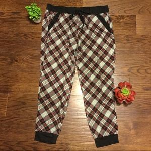 No Boundaries plaid lounge pants